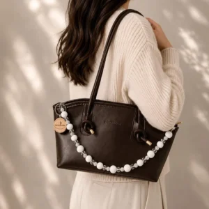 Alba Pure Weiße Perlen Taschenkette – Elegante Aesthetic Bag Chain, handgemachtes Geschenk für Frauen
