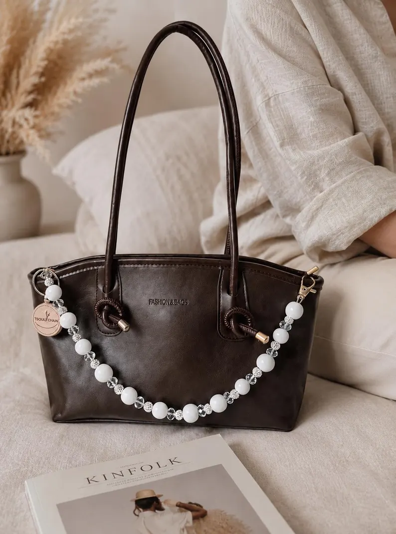 Alba Pure Weiße Perlen Taschenkette – Elegante Aesthetic Bag Chain, handgemachtes Geschenk für Frauen – Bild 5