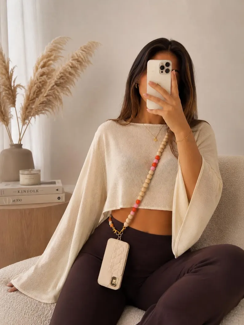 Handykette zum Umhängen mit Holzperlen Beige – Handmade Crossbody Handband Verschiedenfarbig – Bild 5