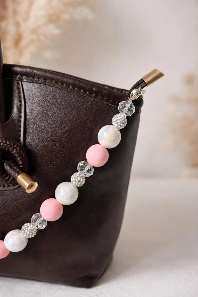 Cotton Candy Glam Pinke Perlen Taschenkette – Handmade Bag Chain im Y2K Aesthetic - Geschenk für Sie – Bild 4