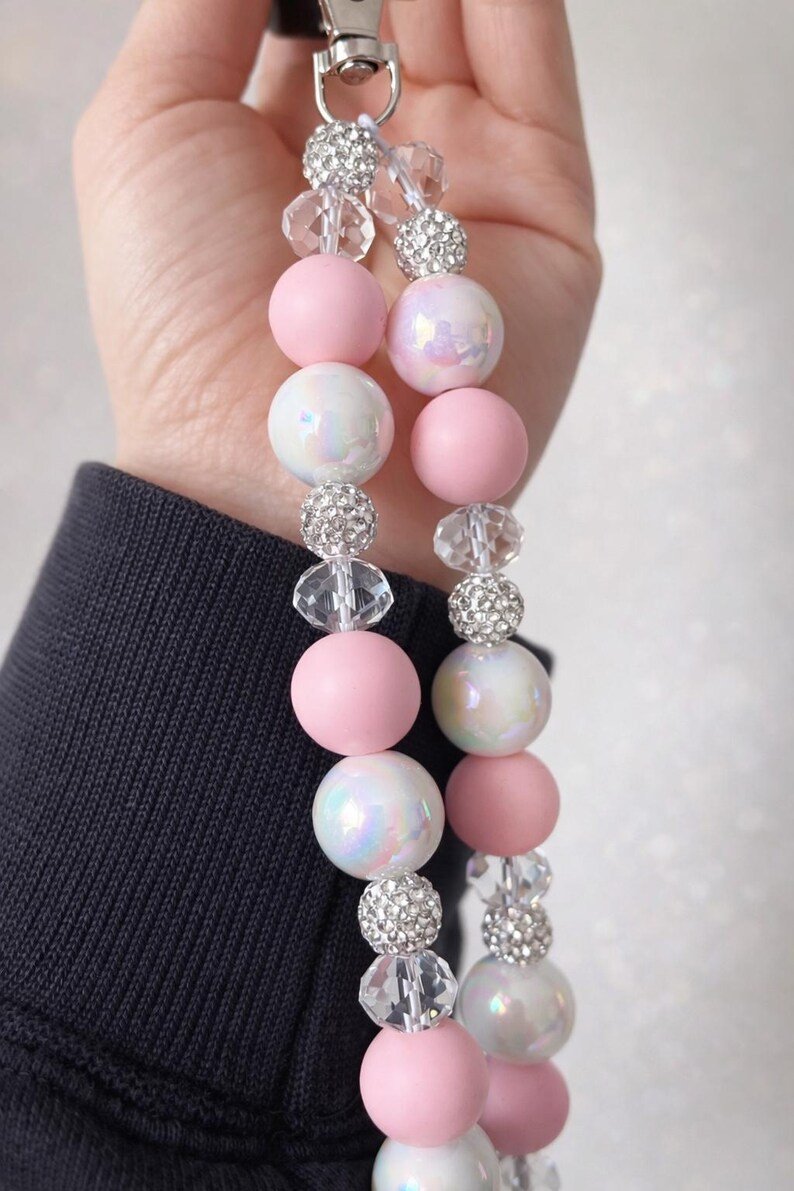 Cotton Candy Glam Perlen Handykette in Rosa – Handmade Handyband -Y2K Phone Charm - Geschenk für Sie – Bild 6