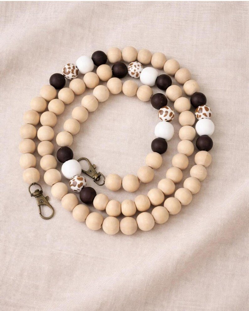 Handykette Beige – Perlen Handykette zum Umhängen mit Holzperlen | Handyband Crossbody & Boho Accessoire – Bild 6