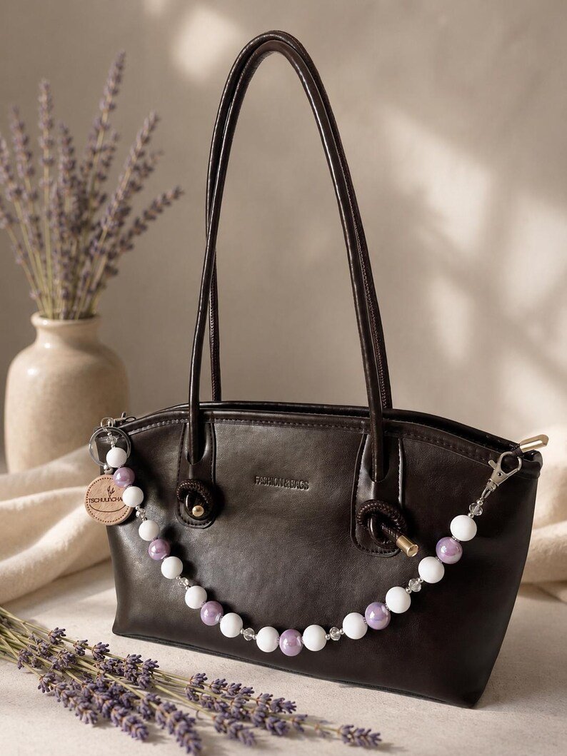 Milky Lavender Taschenkette Bag Charm Perlen - Weiß Flieder Handgemacht Lavender Handbag Accessoire – Bild 3