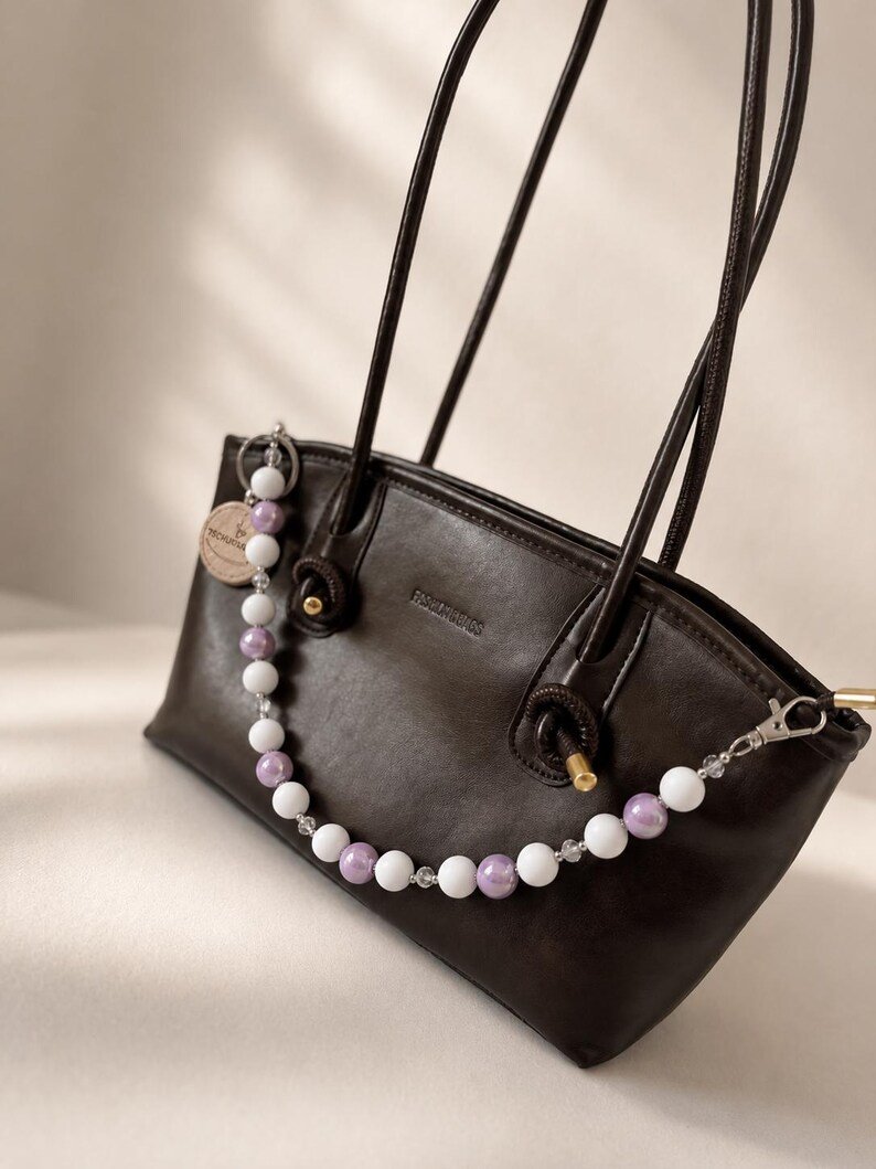 Milky Lavender Taschenkette Bag Charm Perlen - Weiß Flieder Handgemacht Lavender Handbag Accessoire – Bild 4