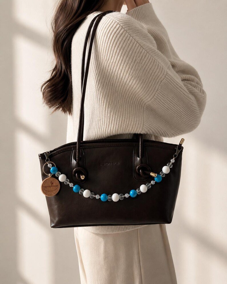 Ocean Vibes Blaue maritime Taschenkette mit Perlen – Handmade Bag Chain - Geschenkidee für Frauen – Bild 6