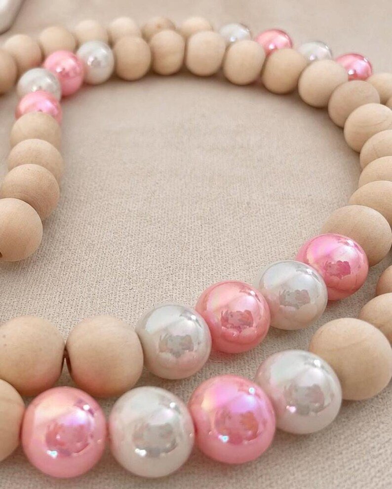 Pink Pearl Rosa Handykette zum Umhängen mit Holzperlen - Crossbody Handyband & Y2K Accessoire – Bild 7