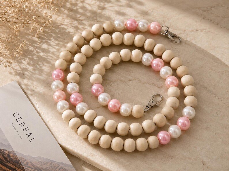 Pink Pearl Rosa Handykette zum Umhängen mit Holzperlen - Crossbody Handyband & Y2K Accessoire – Bild 6