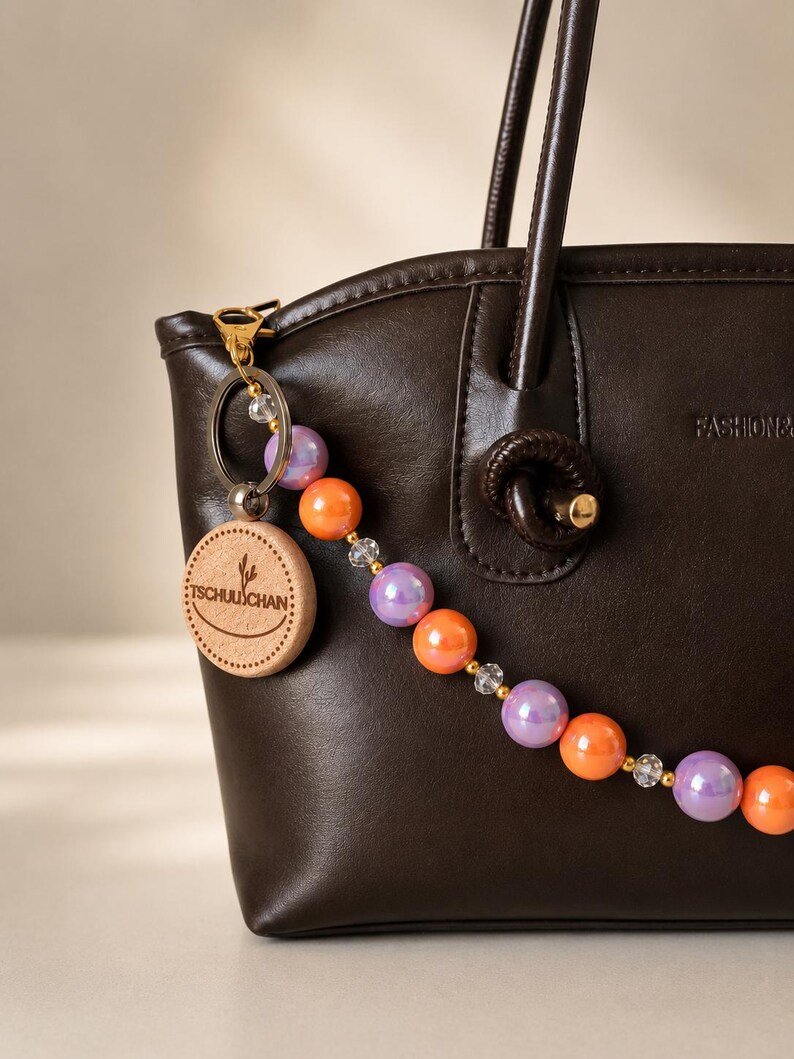 Ultra Violet Bunte Taschenkette aus Perlen – Handgemachte Bag Chain & ästhetisches Handtaschen‑Accessoire – Bild 5