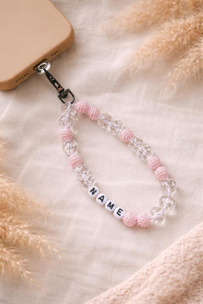 Unique Personalisierte Perlen Handykette – Aesthetic Phone Charm, Handyband mit Namen, Geschenk handgemacht – Bild 4